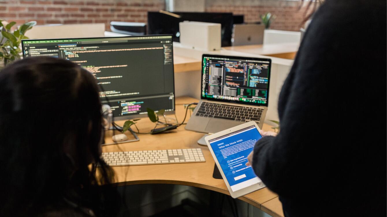 Custom Websites: Why They Still Outperform Web Builders